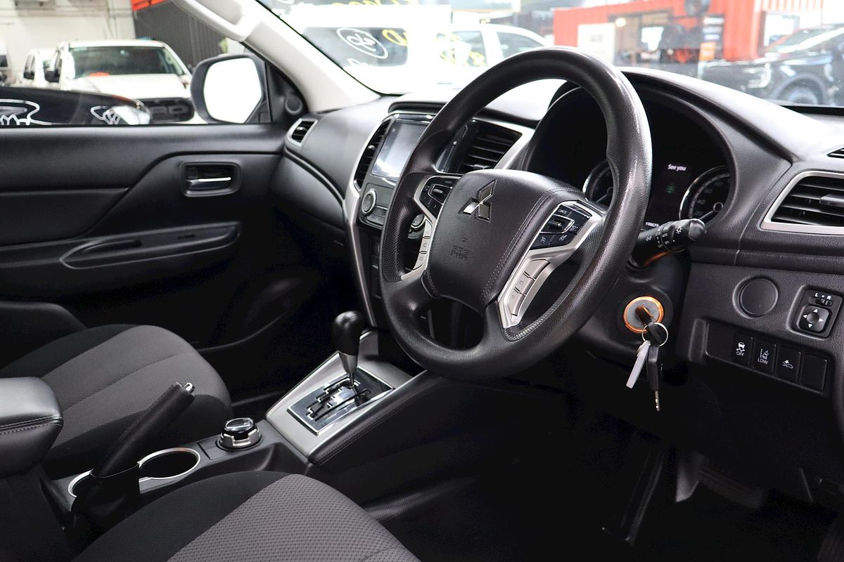 2022 Mitsubishi Triton GLX+ MR 4X4