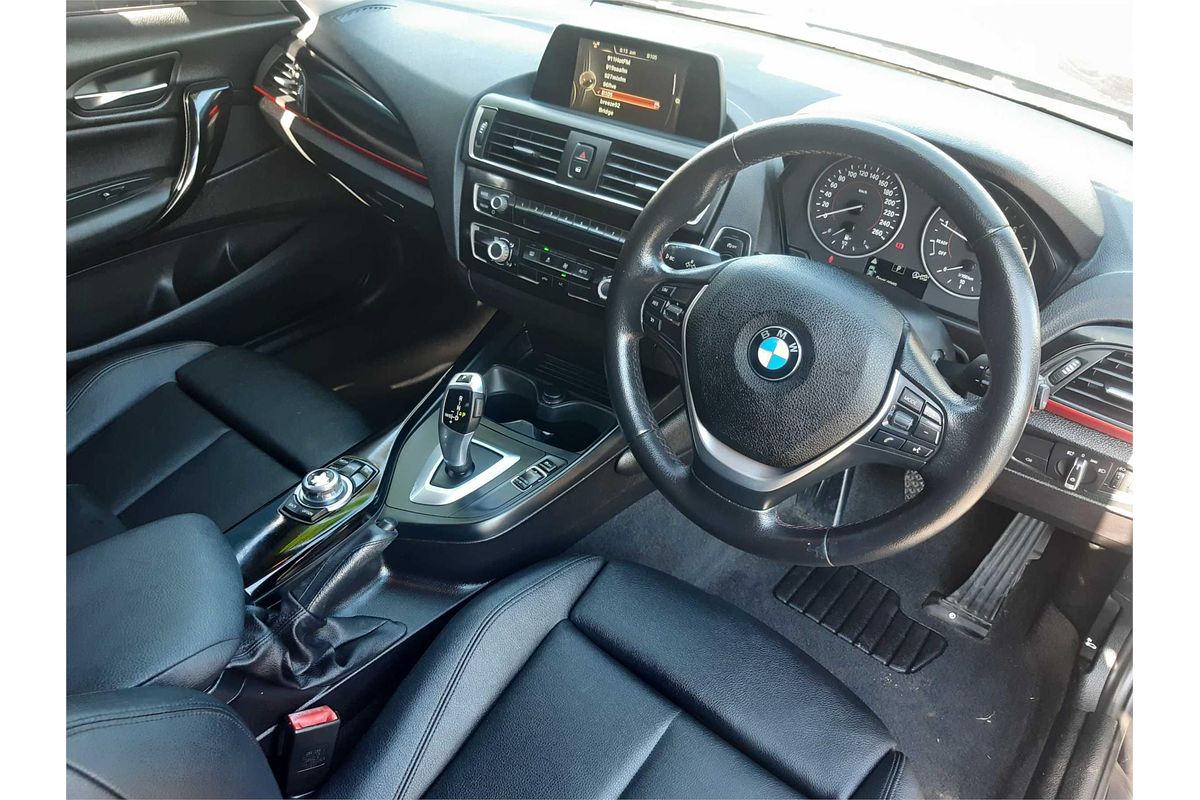 2015 BMW 1 18i SPORT LINE F20 LCI