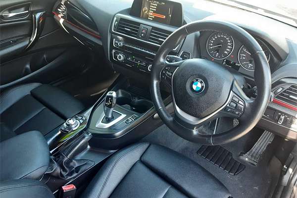 2015 BMW 1 18i SPORT LINE F20 LCI