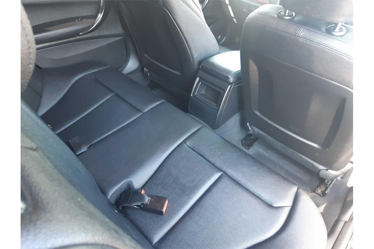 2015 BMW 1 18i SPORT LINE F20 LCI