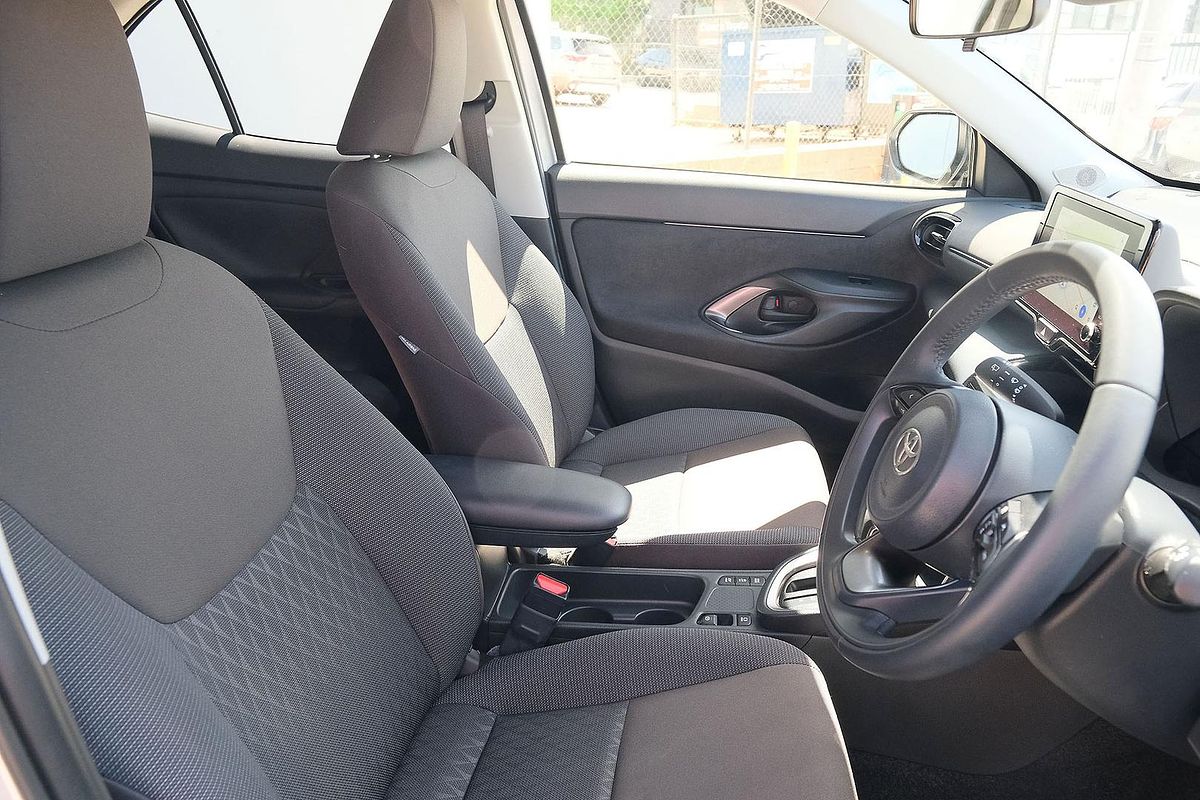 2024 Toyota Yaris Cross GXL MXPJ10R