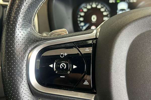 2016 Volvo XC90 T8 R-Design