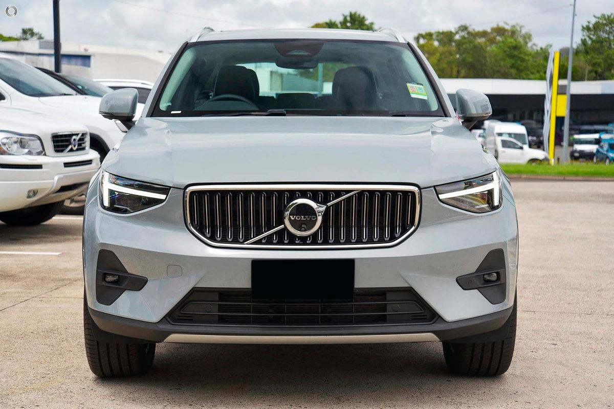2025 Volvo XC40 Ultra B4 Bright