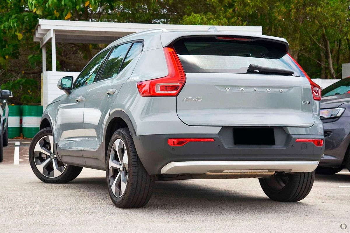 2025 Volvo XC40 Ultra B4 Bright