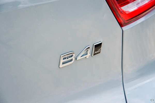 2025 Volvo XC40 Ultra B4 Bright