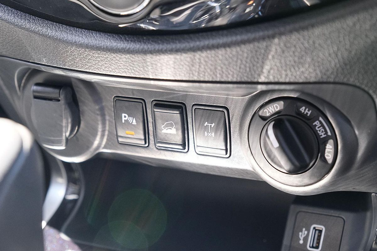 2024 Nissan Navara ST-X D23 4X4