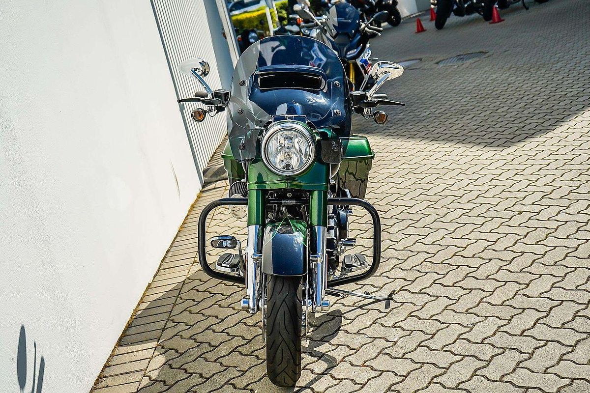 2014 Harley-Davidson CVO Road King (FLHRSE) CVO