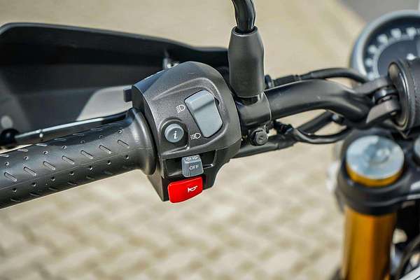 2024 Triumph Scrambler 400 X Scrambler