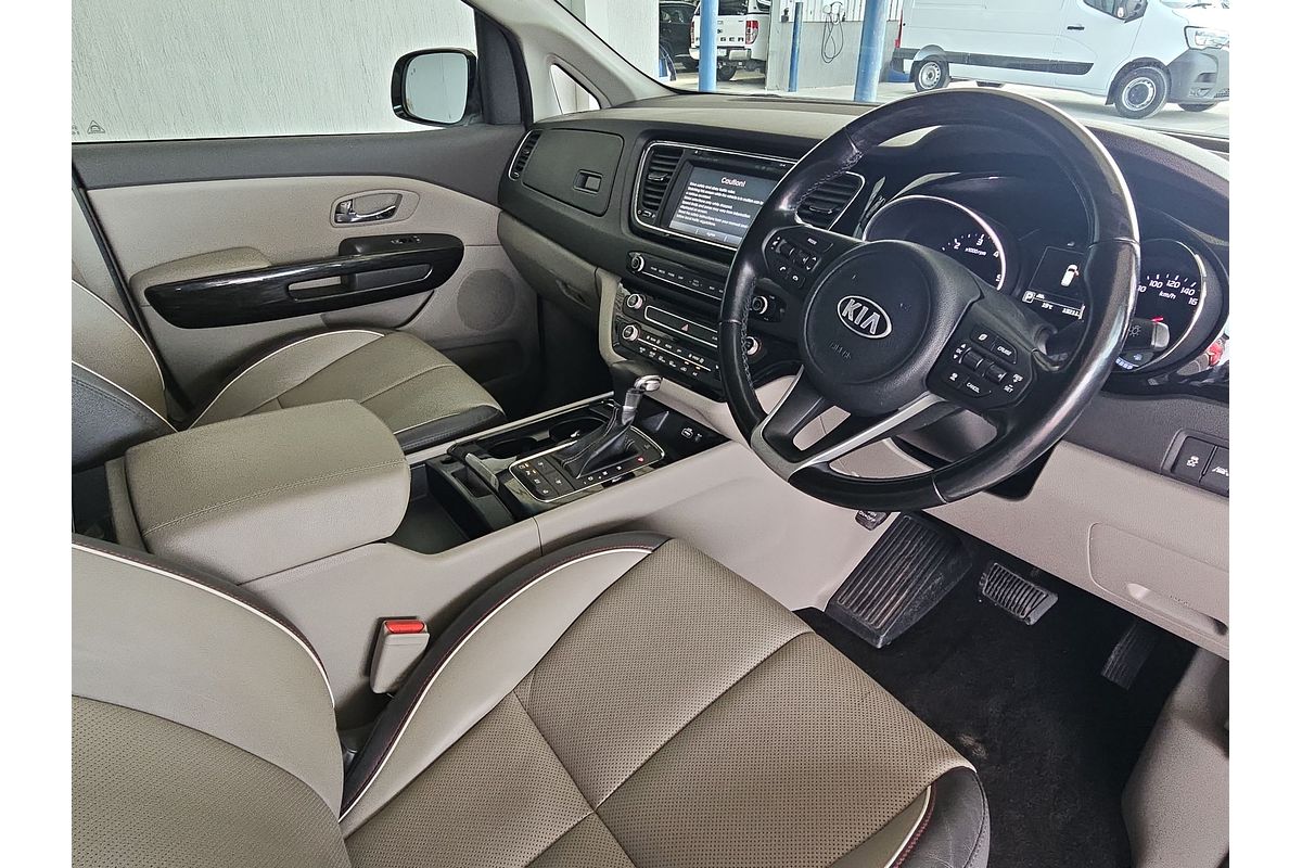 2017 Kia Carnival Platinum YP