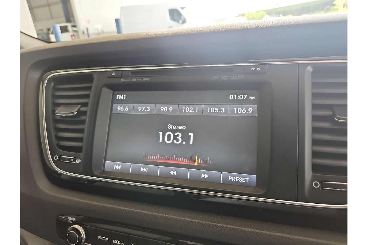 2017 Kia Carnival Platinum YP