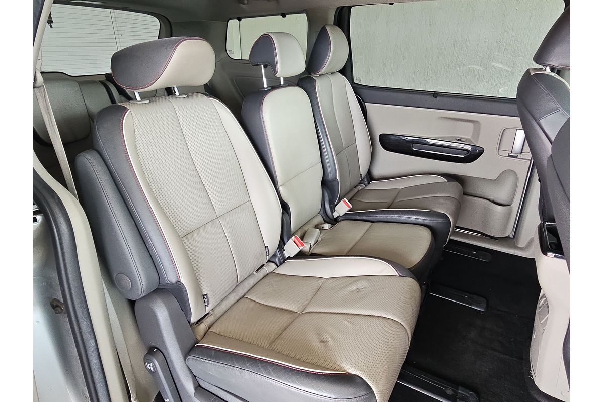 2017 Kia Carnival Platinum YP