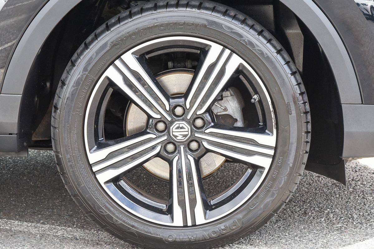 2020 MG ZS Essence AZS1