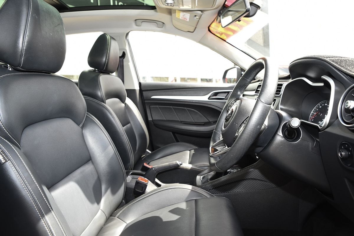 2020 MG ZS Essence AZS1