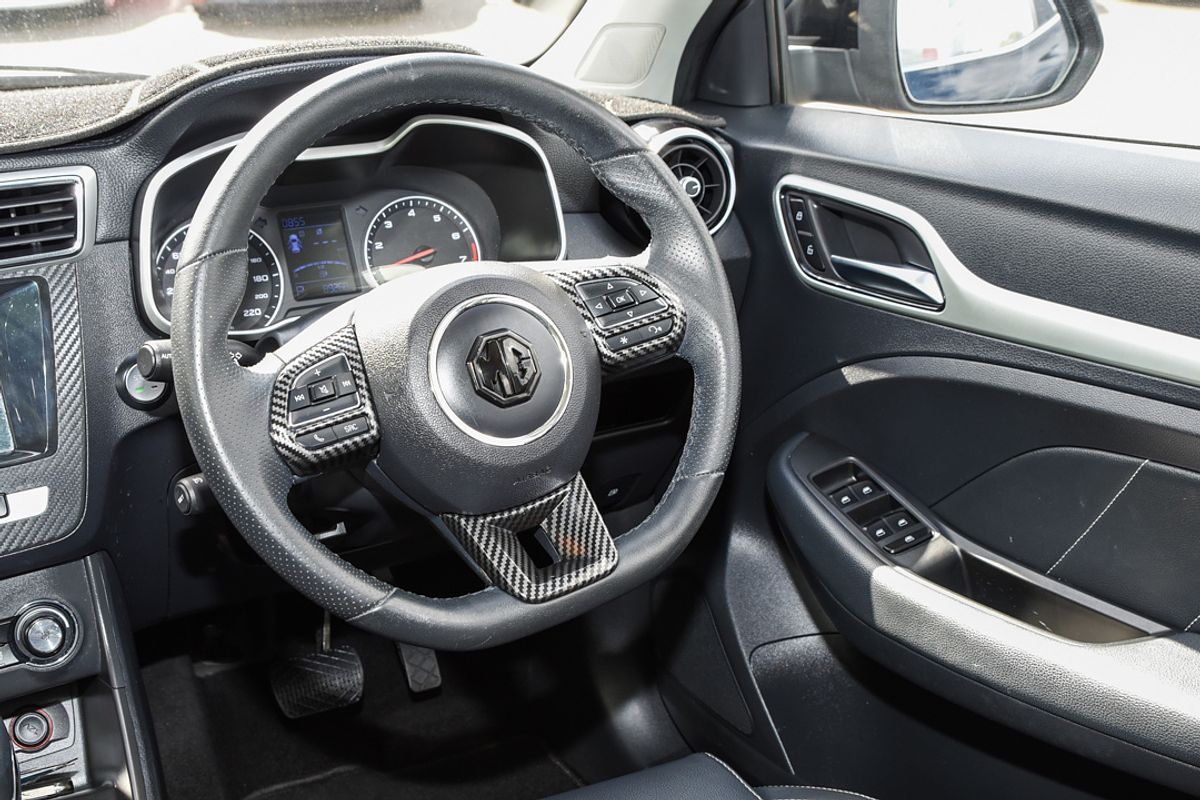 2020 MG ZS Essence AZS1