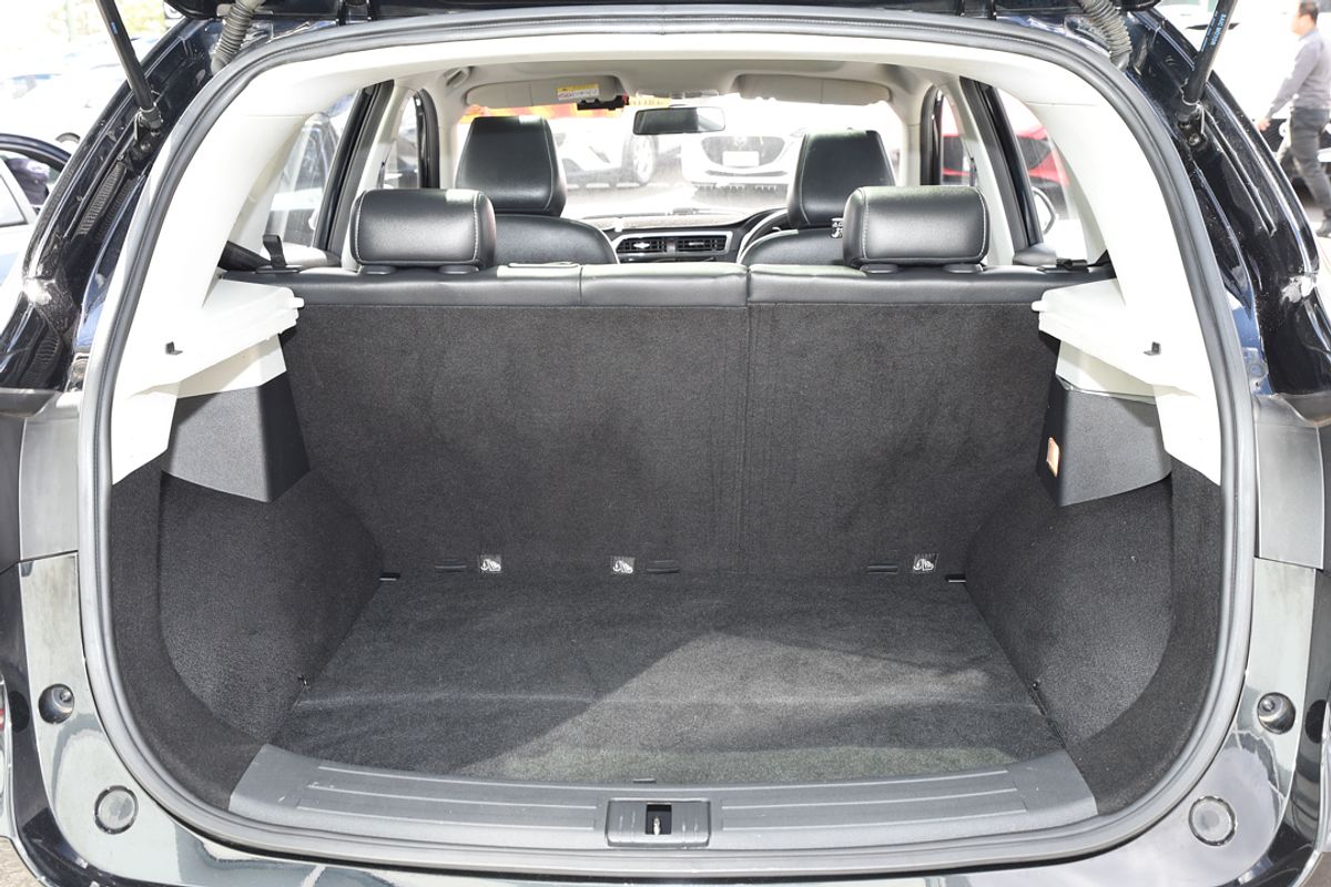 2020 MG ZS Essence AZS1