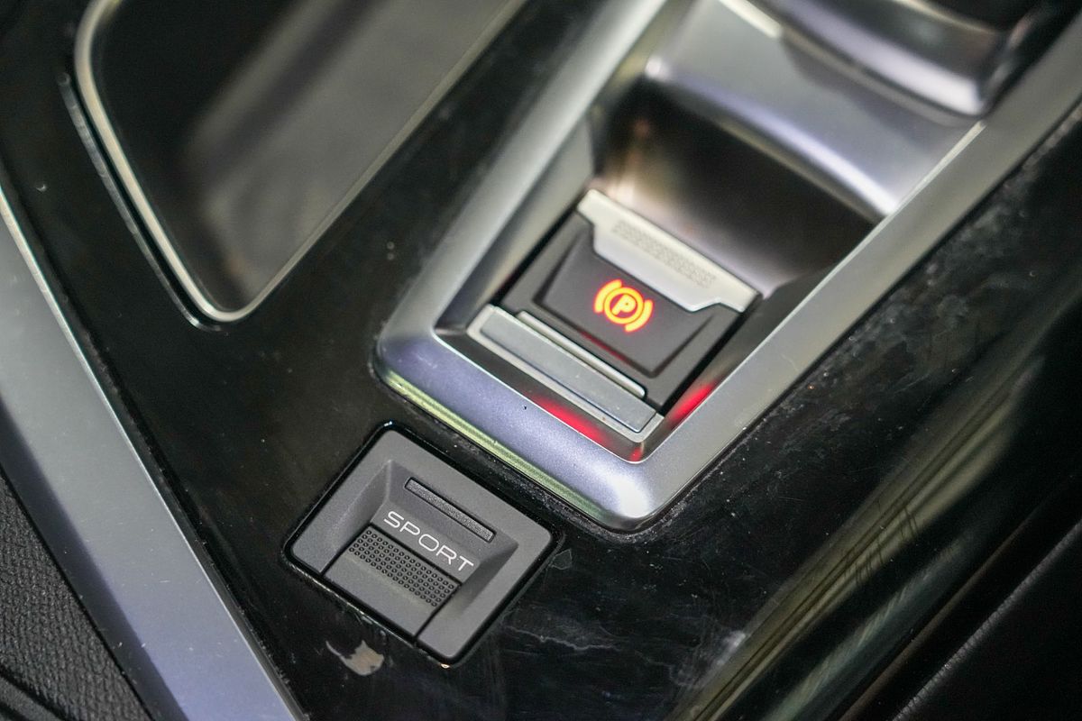 2018 Peugeot 3008 GT P84