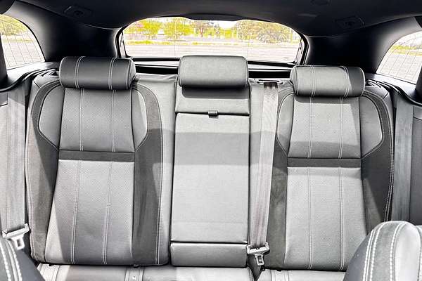 2022 Land Rover Range Rover Velar P250 R-Dynamic S L560