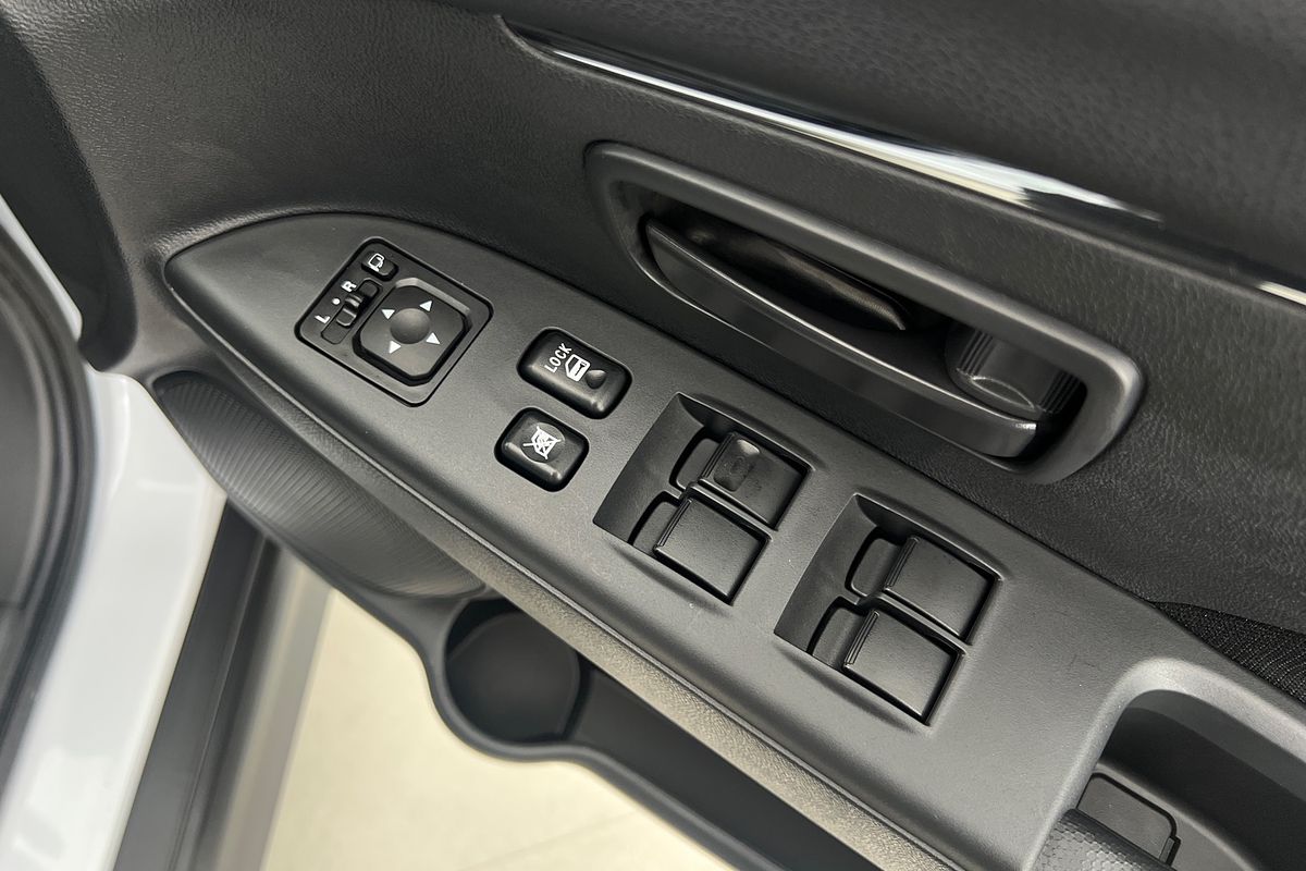 2025 Mitsubishi ASX MR XD