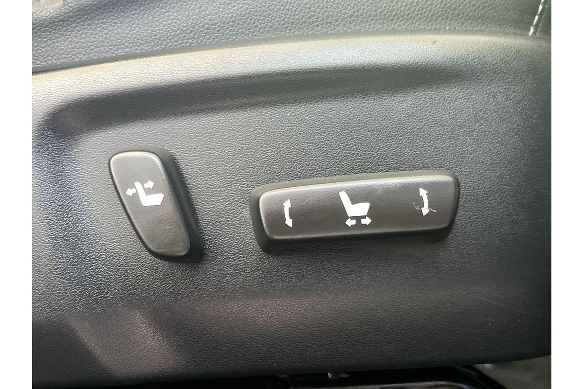 2020 Toyota Hilux SR5 GUN126R 4X4