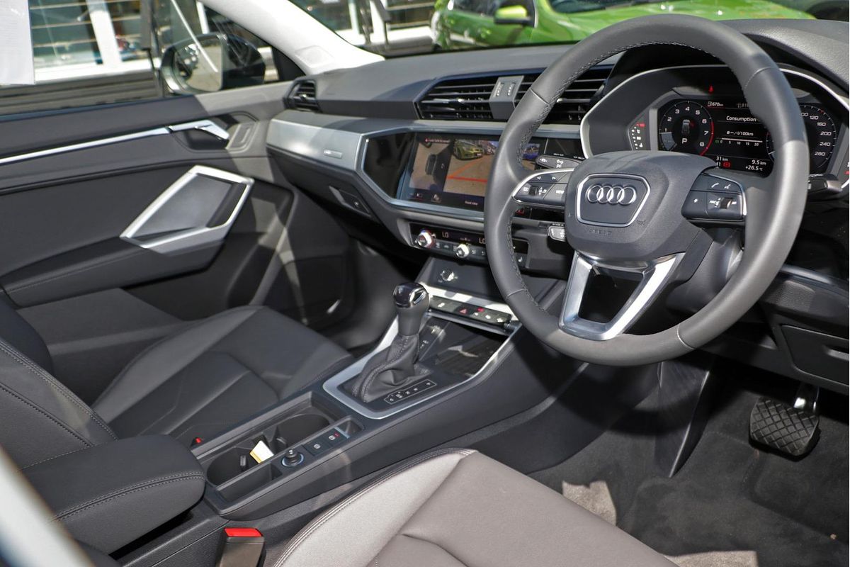 2025 Audi Q3 35 TFSI F3