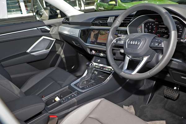 2025 Audi Q3 35 TFSI F3
