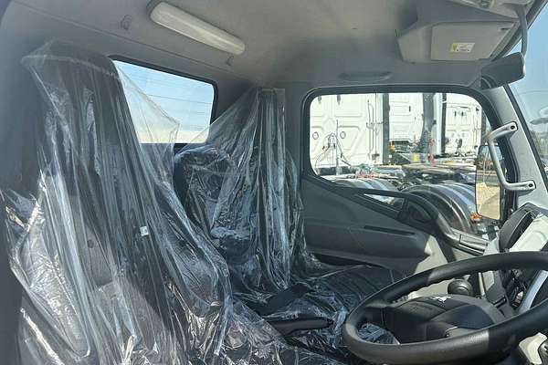 2025 Fuso Canter 515