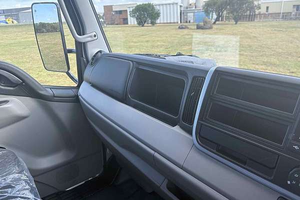 2025 Fuso Canter FG