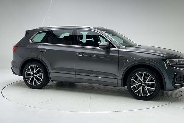 2024 Volkswagen Touareg 210TDI Elegance RC