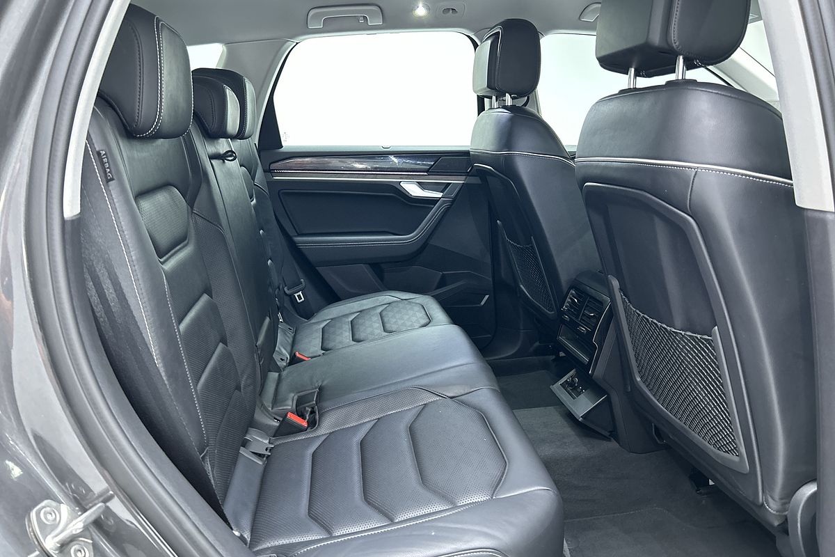 2024 Volkswagen Touareg 210TDI Elegance RC