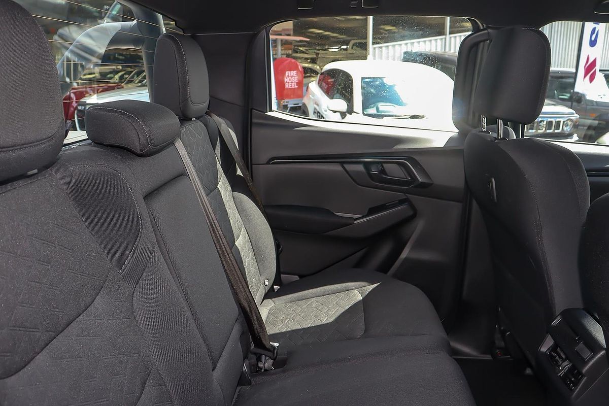 2025 Isuzu D-MAX X-RIDER 4X4