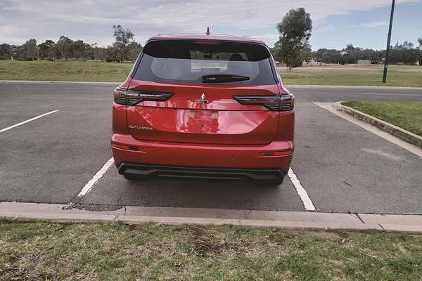 2025 Mitsubishi Outlander ES ZM