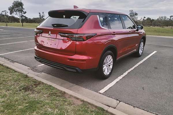 2025 Mitsubishi Outlander ES ZM