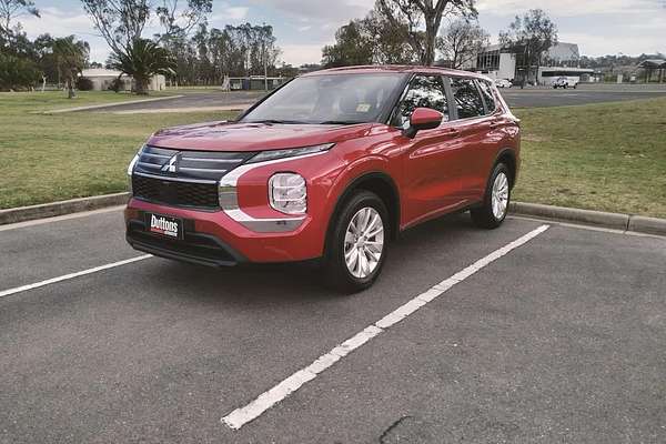 2025 Mitsubishi Outlander ES ZM