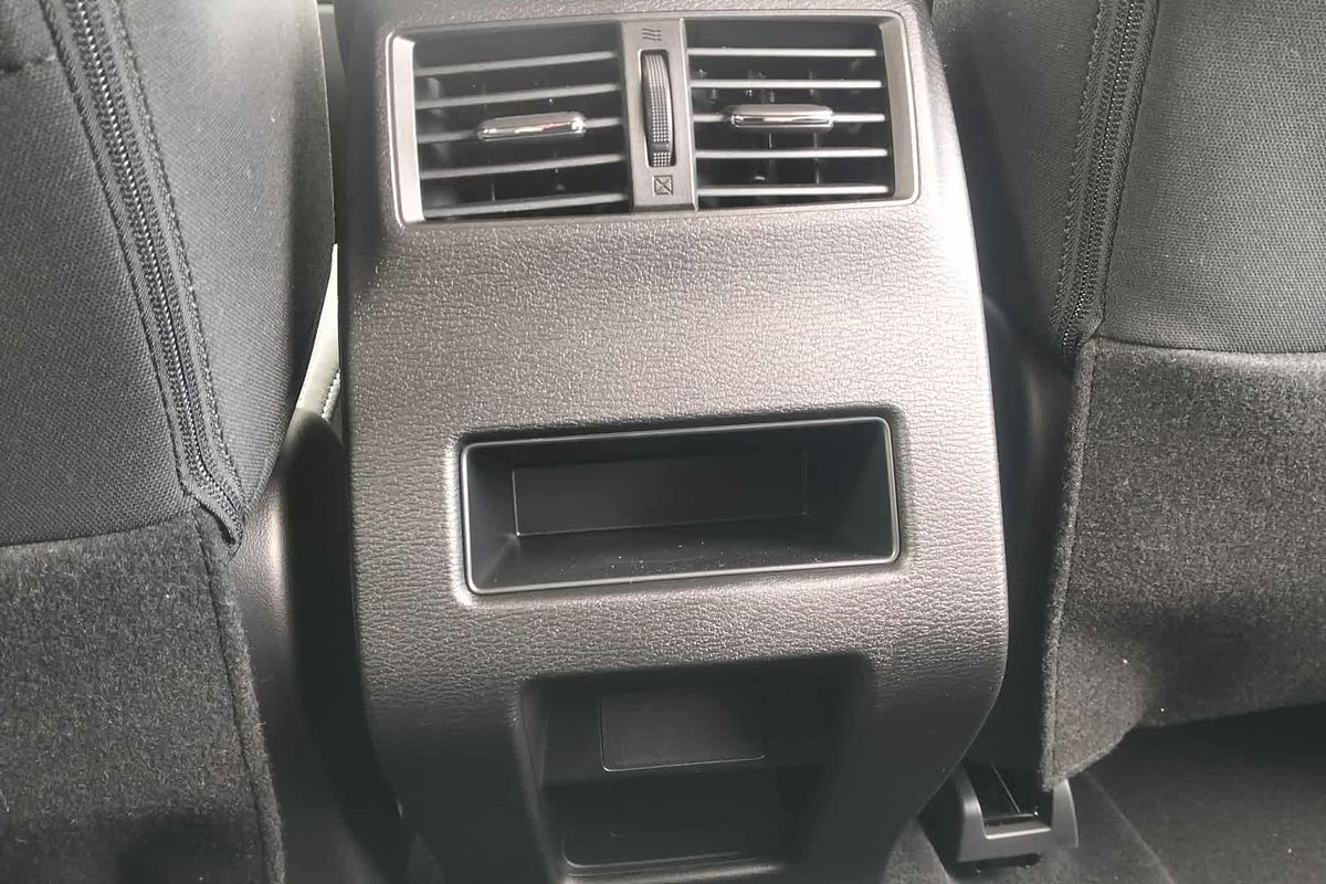 2025 Mitsubishi Outlander ES ZM