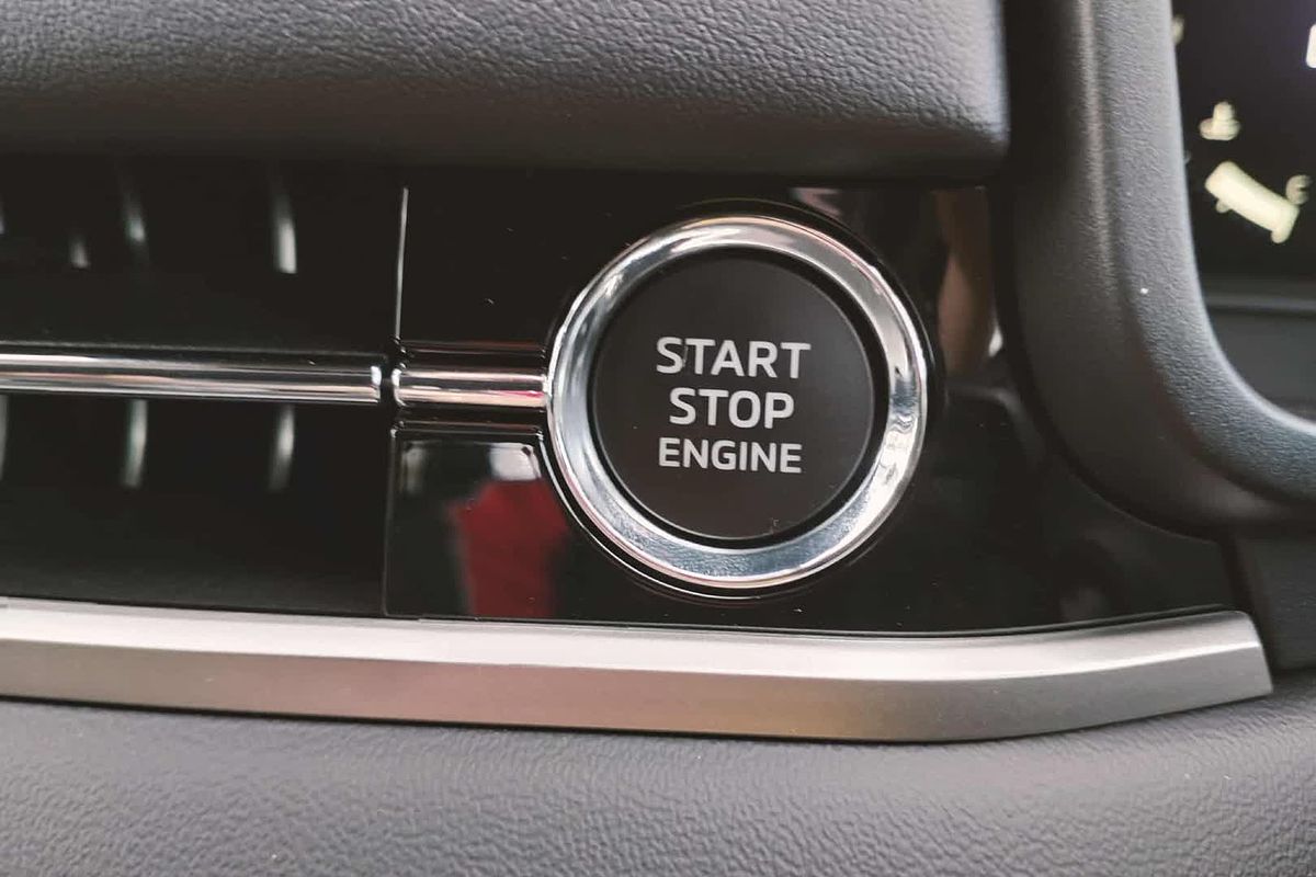 2025 Mitsubishi Outlander ES ZM