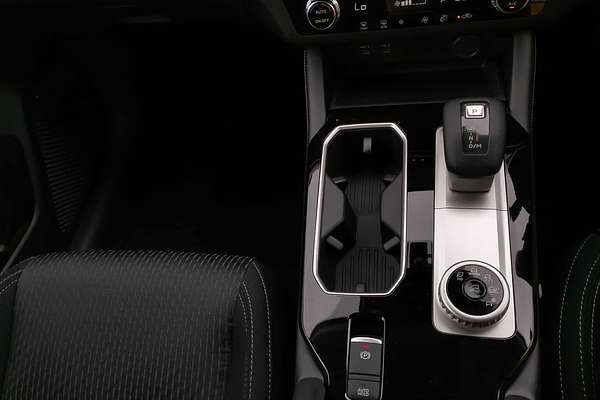 2025 Mitsubishi Outlander ES ZM