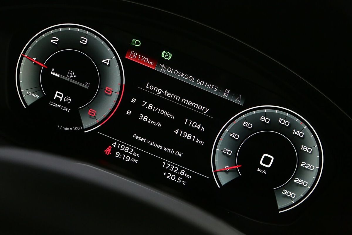 2022 Audi Q5 40 TDI S line FY