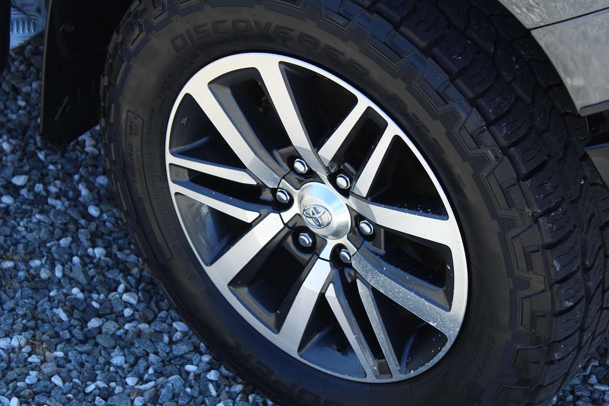 2017 Toyota Hilux SR5 GUN126R 4X4