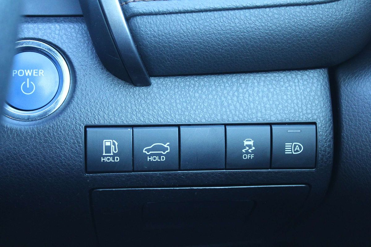 2020 Toyota Camry Ascent AXVH71R