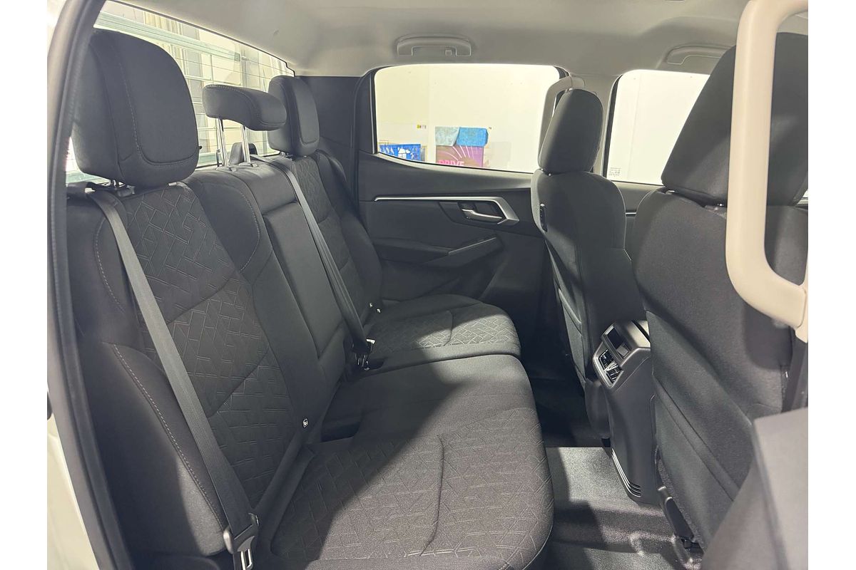 2025 Isuzu D-MAX LS-M  4X4