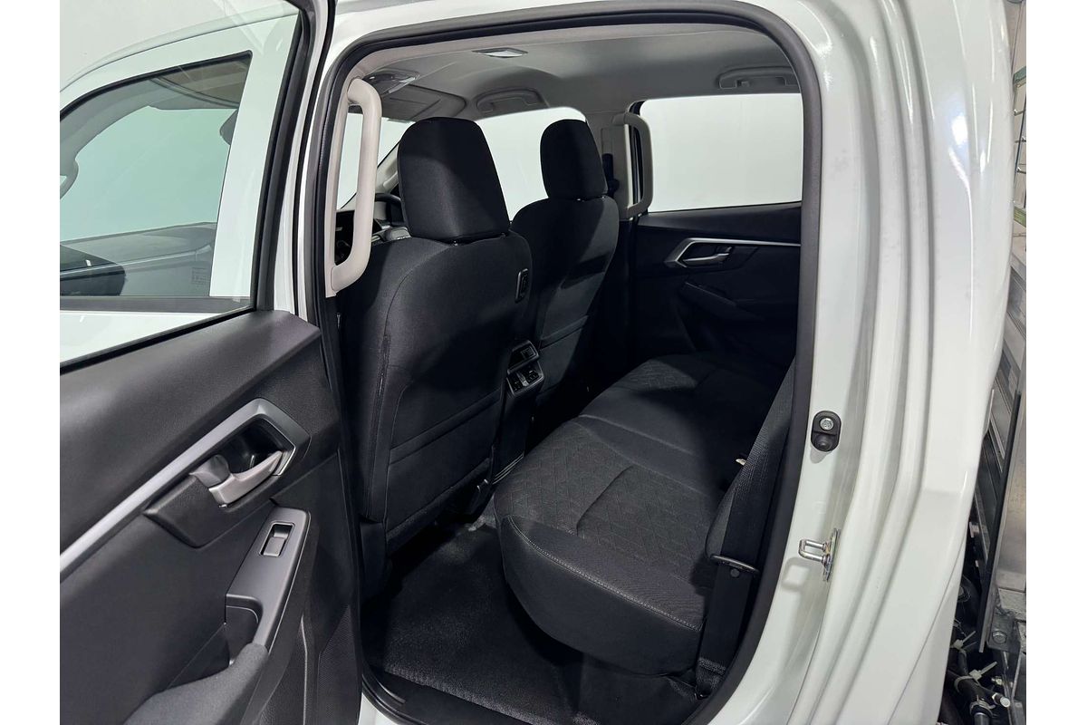 2025 Isuzu D-MAX LS-M  4X4