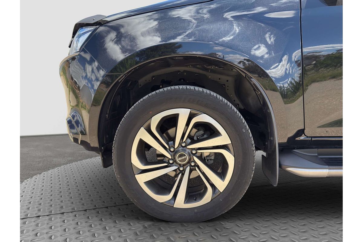 2022 Isuzu MU-X LS-T