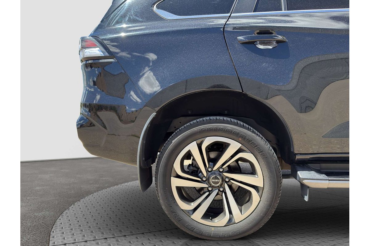 2022 Isuzu MU-X LS-T