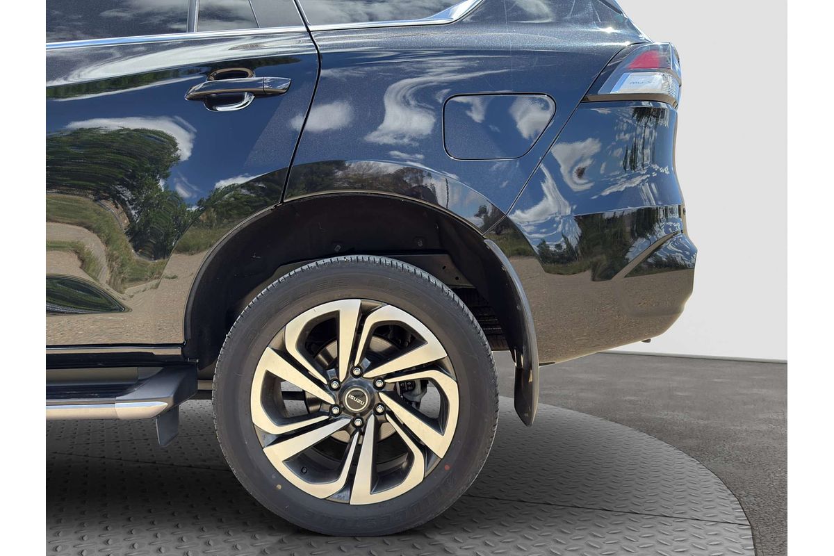 2022 Isuzu MU-X LS-T