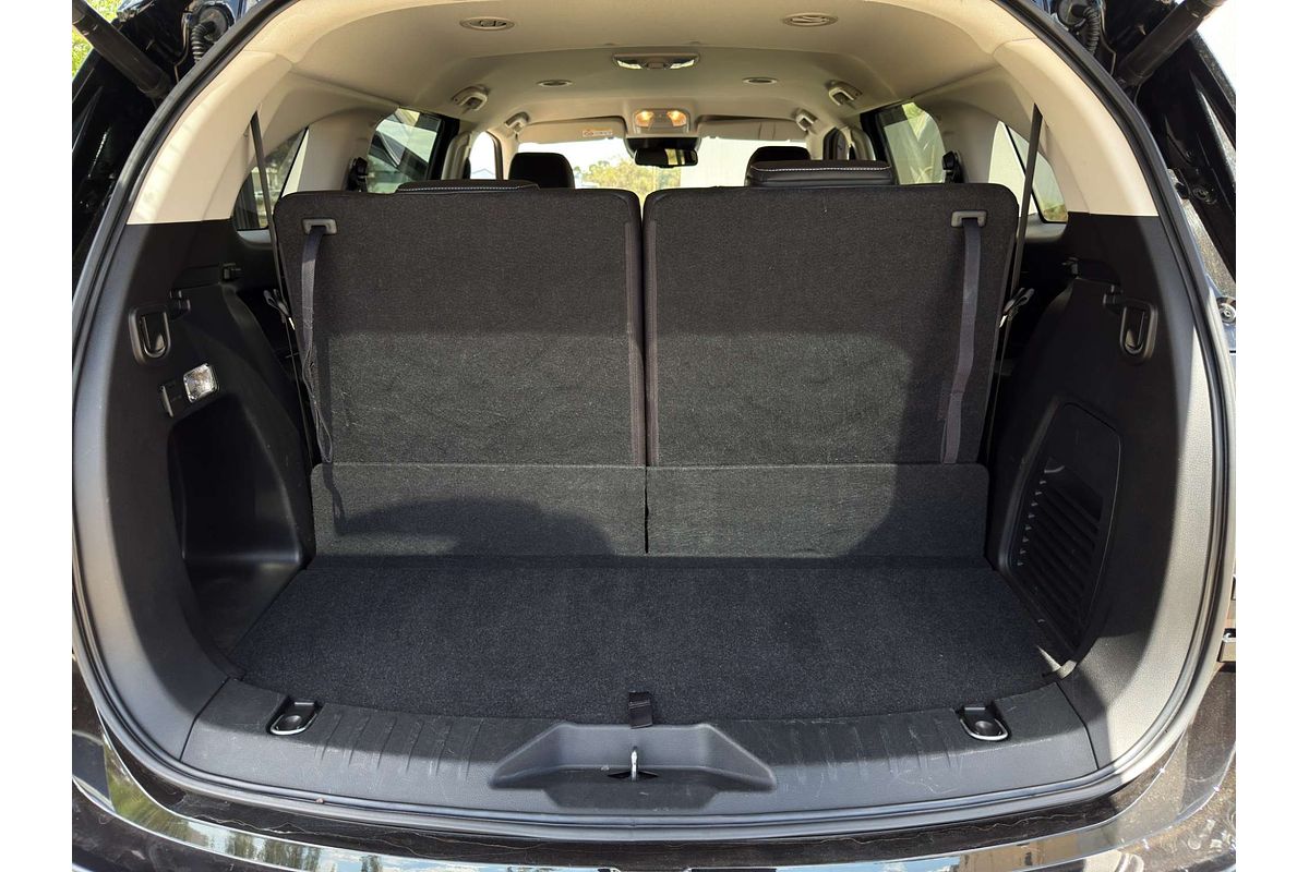 2022 Isuzu MU-X LS-T