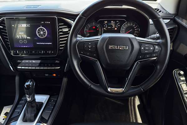 2022 Isuzu MU-X LS-T