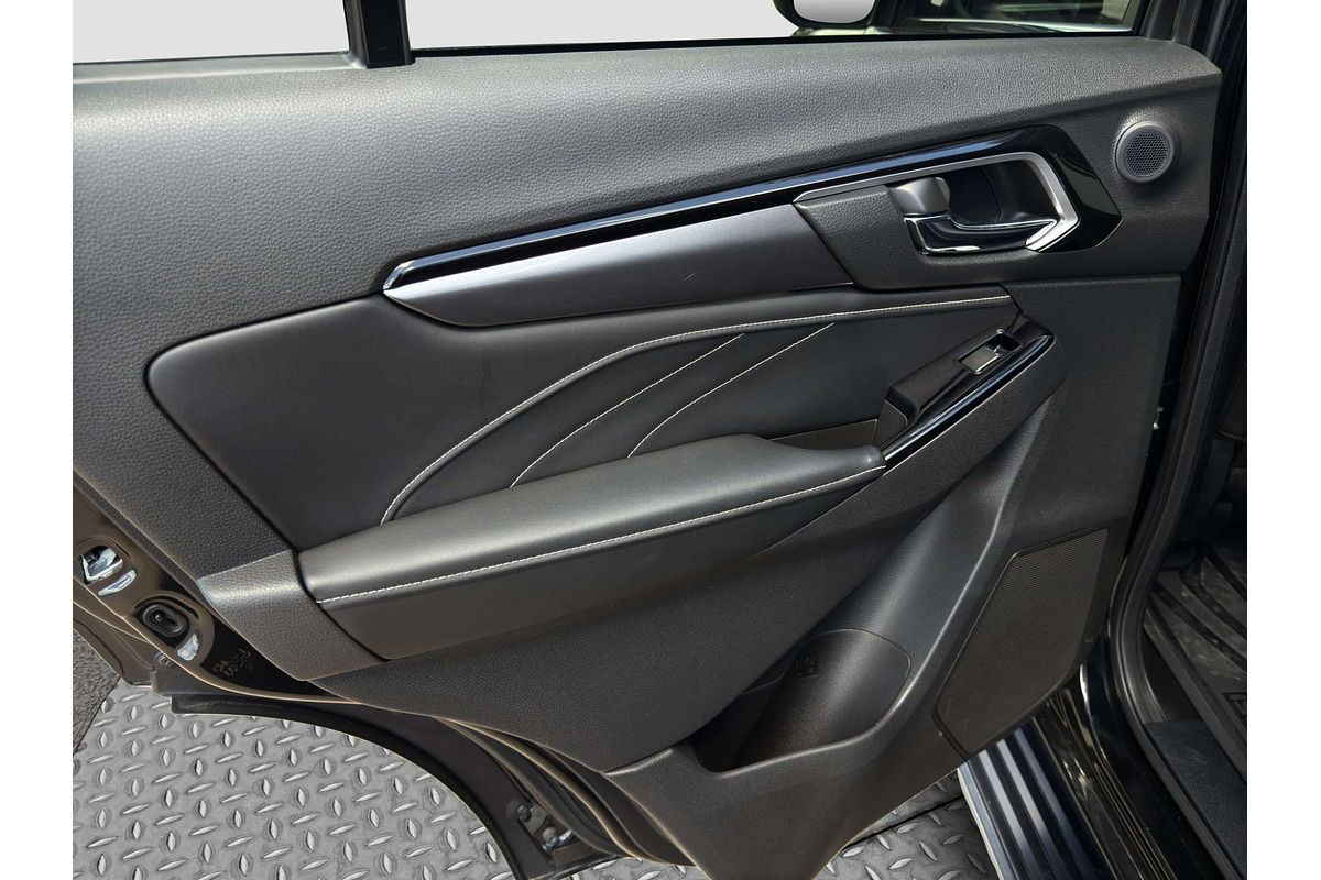 2022 Isuzu MU-X LS-T