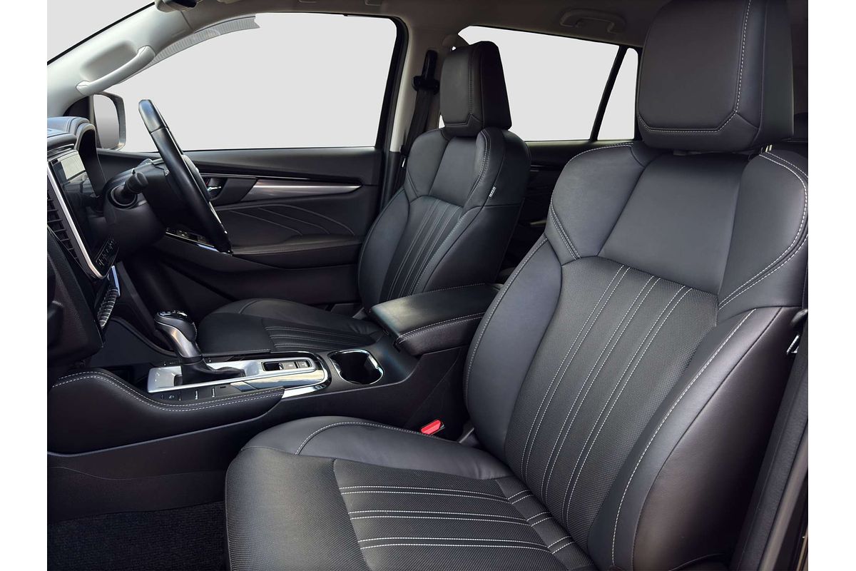 2022 Isuzu MU-X LS-T