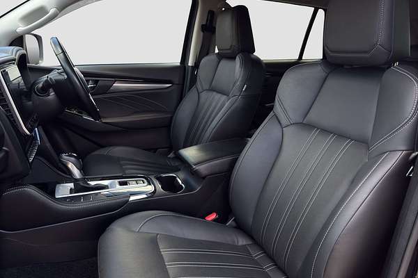 2022 Isuzu MU-X LS-T