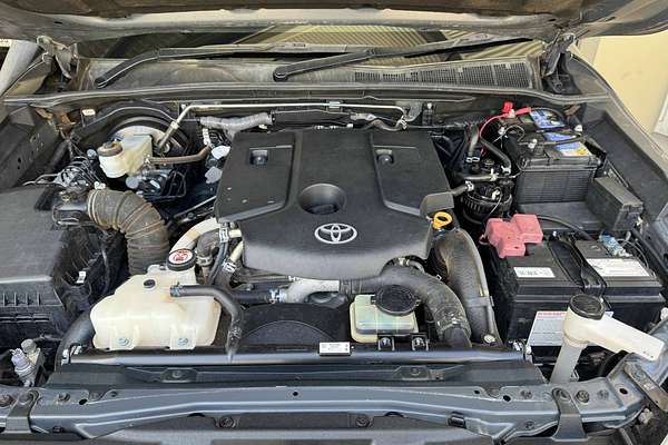 2019 Toyota Hilux SR GUN126R 4X4